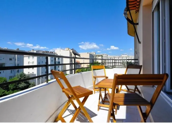 Stylish 3P, 2 Pas La Croisette